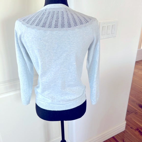 BEAUTIFUL SPARROW 3/4 SLEEVE SWEATER W/LACE INSET&PEARLIZED BUTTONS SZ-M ๐๐ - Picture 2 of 3